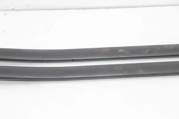 BMW 3 E92 E93 (2005 - 2014)  6460601 Другая деталь отсека двигателя