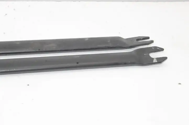 BMW 3 E92 E93 (2005 - 2014)  6460601 Другая деталь отсека двигателя