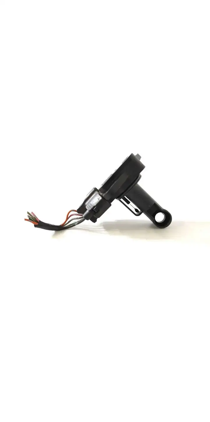 Toyota Yaris (2005 - 2009) 22204-0J010 Датчик массового расхода воздуха — фото 2