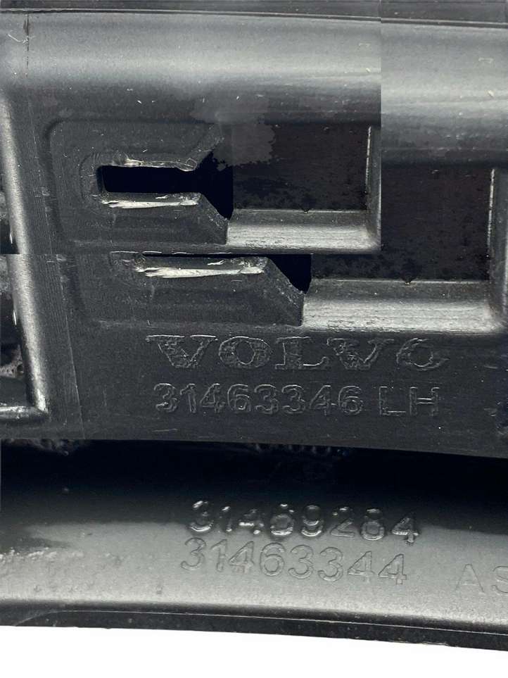Volvo XC90 (2014 - 2019)  31463346 молдинг на заднем крыле
