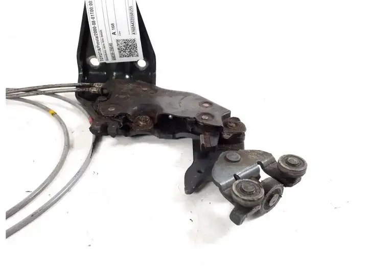 Toyota Previa (XR30, XR40) II (2000 - 2006) 68039-28040 Другая деталь раздвижной двери — фото 2