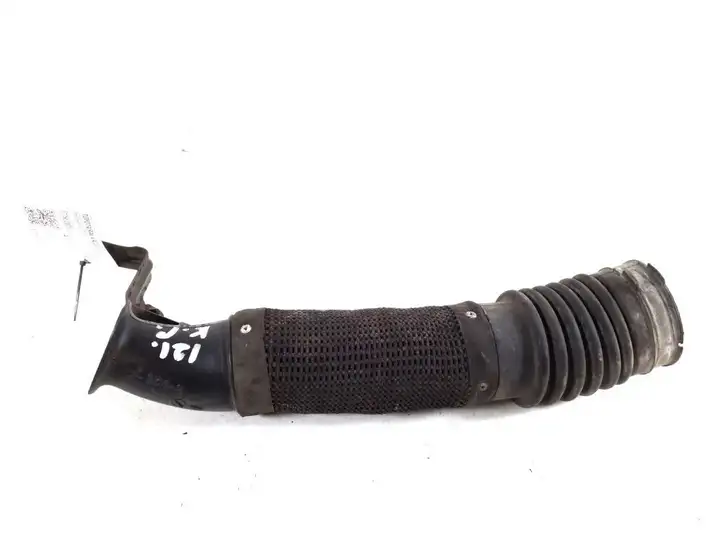 Toyota RAV 4 (XA20) (2000 - 2005) 17750-28010 Детали воздухозаборника — фото 1