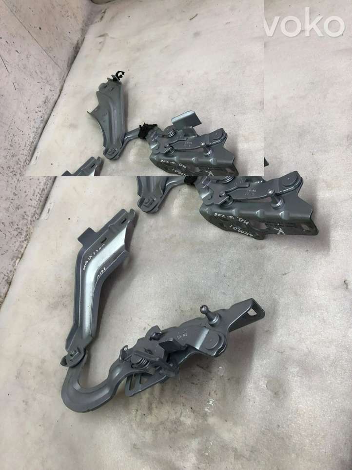 Mercedes-Benz C W206 (2021 - )  A2068803901 Петля (петли) капота