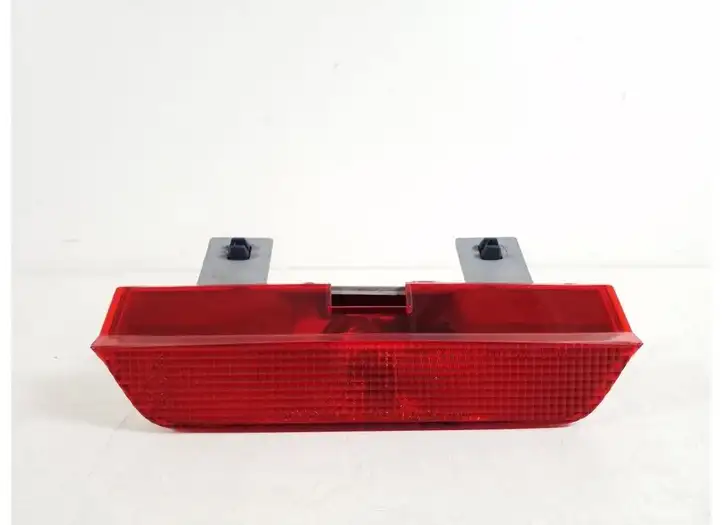 Toyota RAV 4 (XA20) (2000 - 2005) 81570-49015 Дополнительный стоп фонарь — фото 1