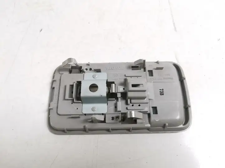 Toyota Corolla Verso AR10 (2004 - 2009) 81240-12070 Задняя подсветка — фото 2