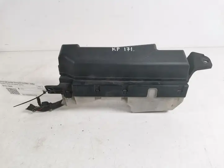 Toyota Corolla Verso E121 (2001 - 2004) 82741-12020 Блок предохранителей — фото 1