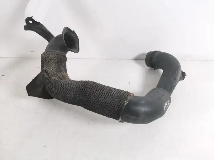 Toyota Corolla Verso E121 (2001 - 2004) 17751-27050 Детали воздухозаборника — фото 1