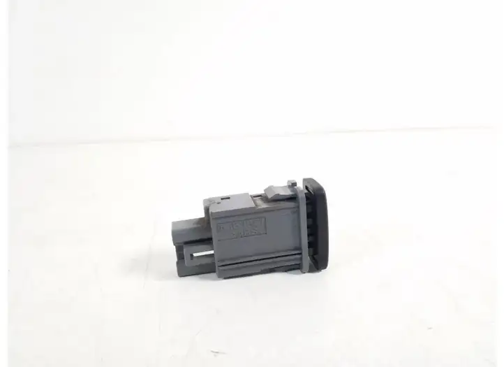 Toyota Hilux (AN10, AN20, AN30) (2004 - 2008) 84725-0K010 Включатель блокировки дифференциалов — фото 3