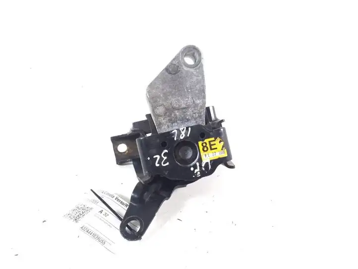 Toyota Corolla Verso AR10 (2004 - 2009) 12305-0D051 Опора двигателя — фото 2