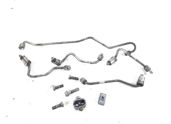 Toyota Corolla Verso AR10 (2004 - 2009) Трубка подачи топлива в форсунки — фото 1