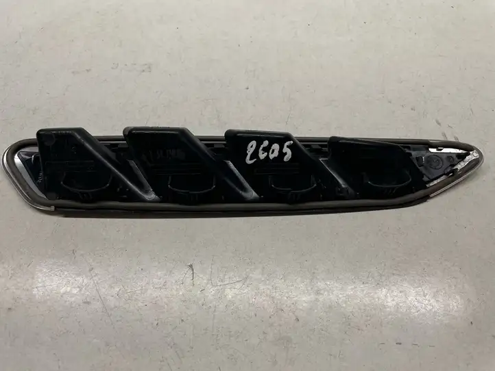 BMW X3 G01 (2018 - 2024) 51138064805 Решетка в крыле — фото 2