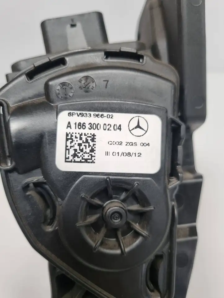 Mercedes-Benz ML W166 (2012 - 2017) A1663000204 Педаль акселератора — фото 4