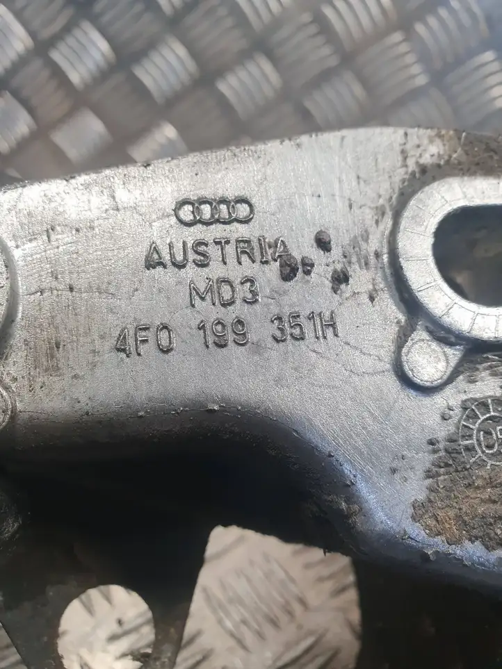 Audi A6 S6 C6 4F (2004 - 2008) 4F0199351H Кронштейн двигателя — фото 5