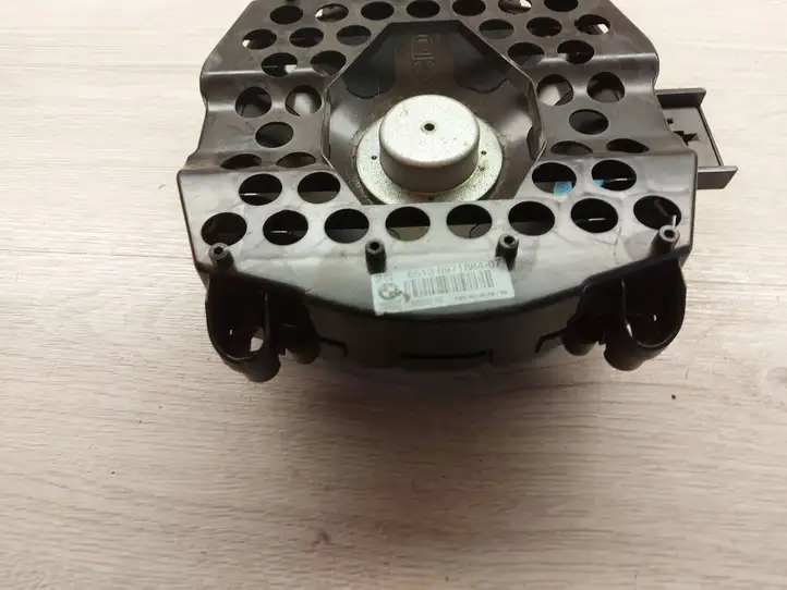BMW X5 E70 (2006 - 2013) 6971884 Сабвуфер — фото 3