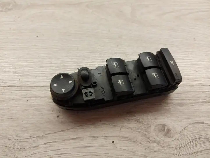 BMW 5 E60 E61 (2004 - 2010) 9122110 Кнопка стеклоподъемников — фото 4