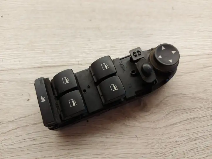 BMW 5 E60 E61 (2004 - 2010) 9122110 Кнопка стеклоподъемников — фото 5