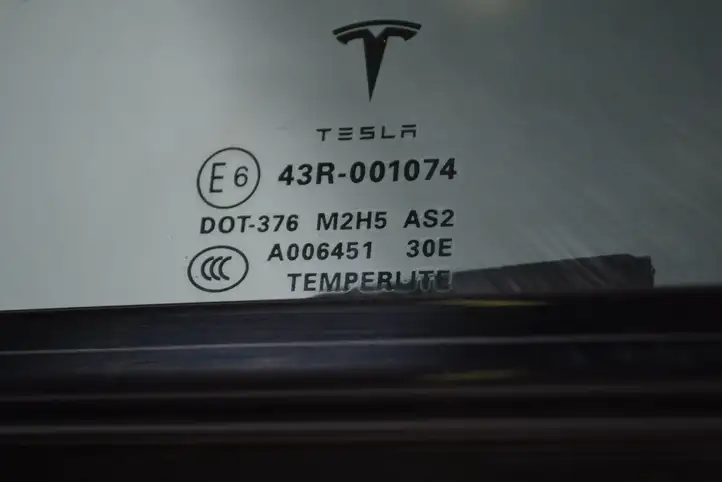 Tesla Model S (2016 - 2021) Дверь — фото 2