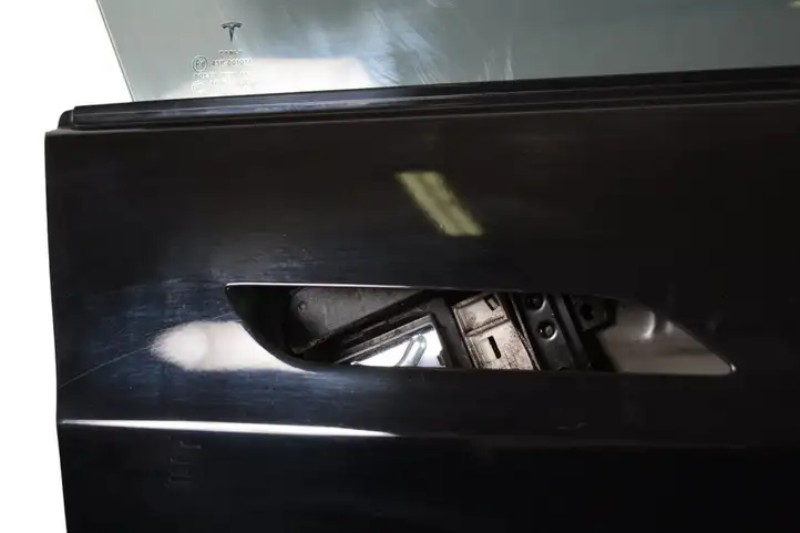 Tesla Model S (2016 - 2021) Дверь — фото 7