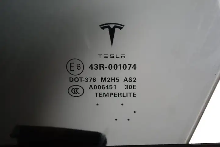 Tesla Model S (2016 - 2021) Дверь — фото 2
