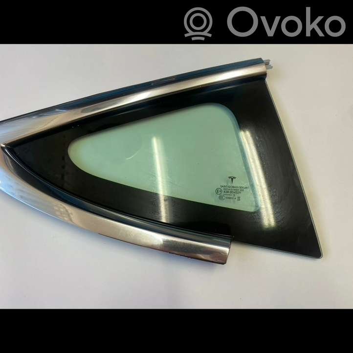 Tesla Model 3 (2017 - 2023)  1080706 Заднее боковое стекло кузова