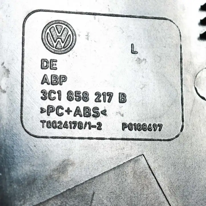 Volkswagen PASSAT B6 (2005 - 2010) 3C1858217B Прочие детали салона — фото 4