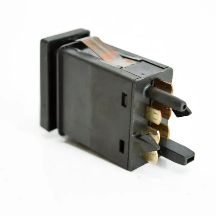 Volkswagen PASSAT B5.5 (2001 - 2005) 3B0959621C Кнопка фаркопа в багажнике — фото 3