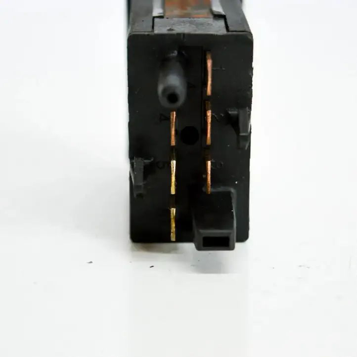 Volkswagen PASSAT B5.5 (2001 - 2005) 3B0959621C Кнопка фаркопа в багажнике — фото 5