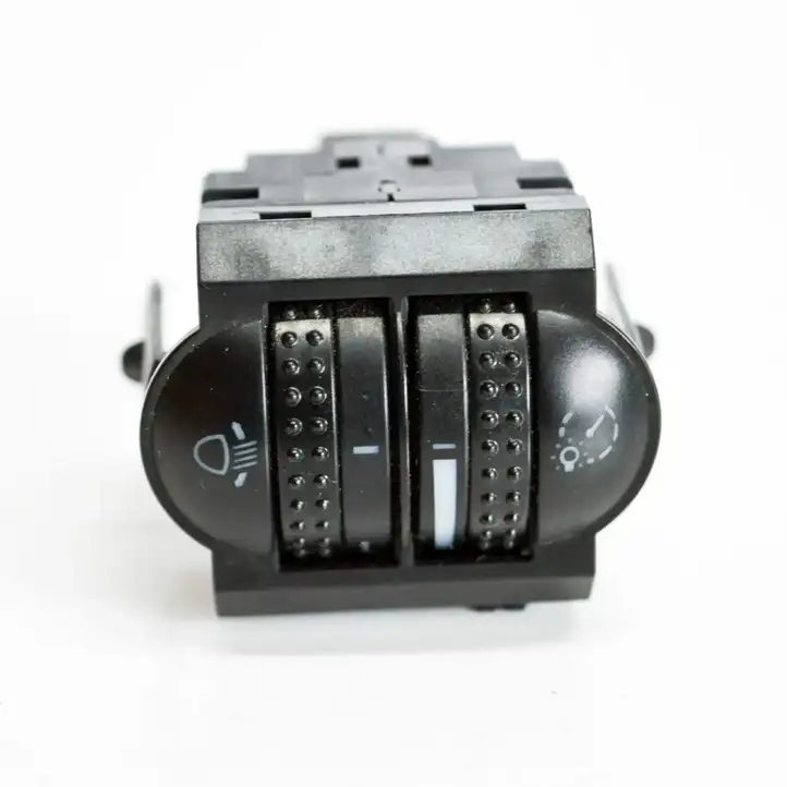 Volkswagen PASSAT B5.5 (2001 - 2005) 3B0941333C Кнопка фаркопа в багажнике — фото 1