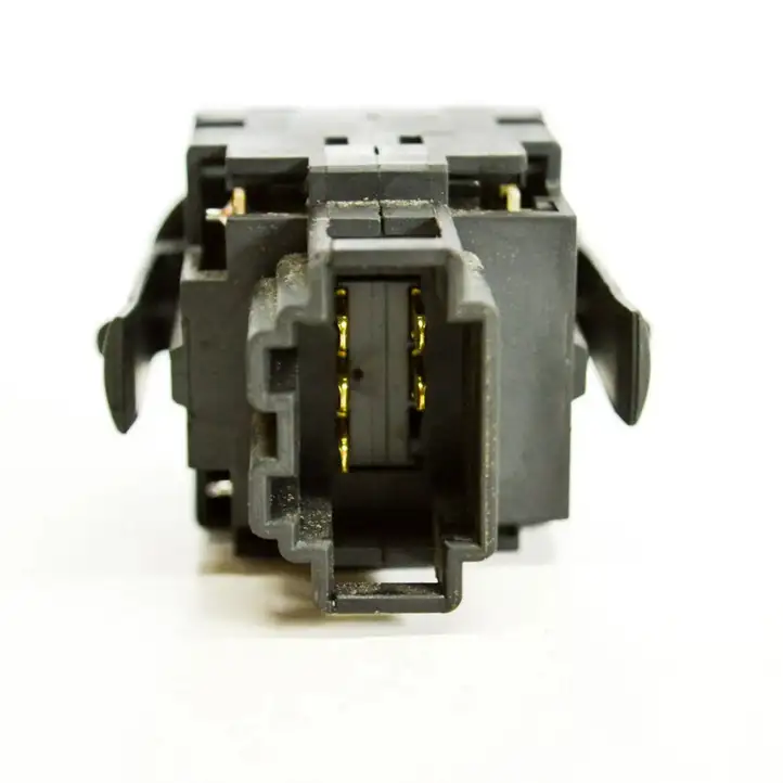 Volkswagen PASSAT B5.5 (2001 - 2005) 3B0941333C Кнопка фаркопа в багажнике — фото 4