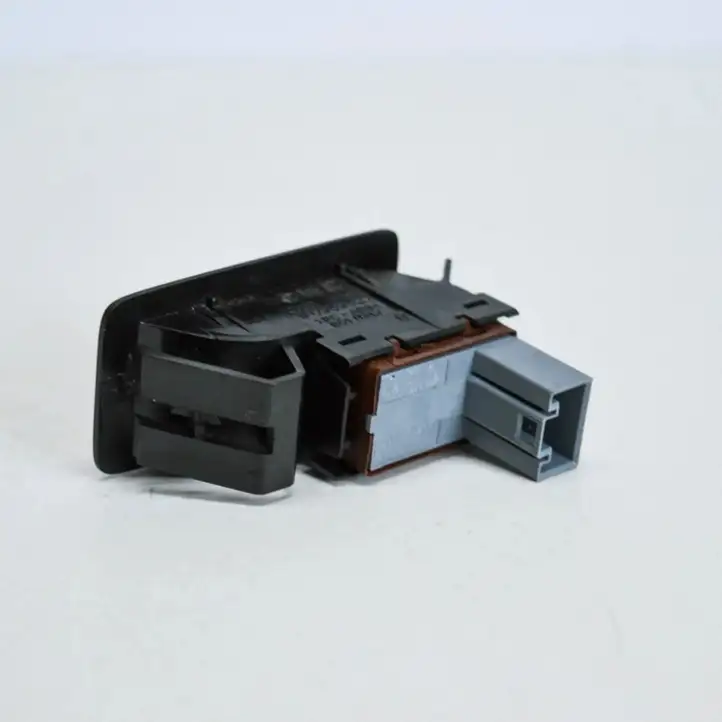 Volkswagen Touran I (2003 - 2010) 1T09595511F0959527 Кнопка фаркопа в багажнике — фото 4