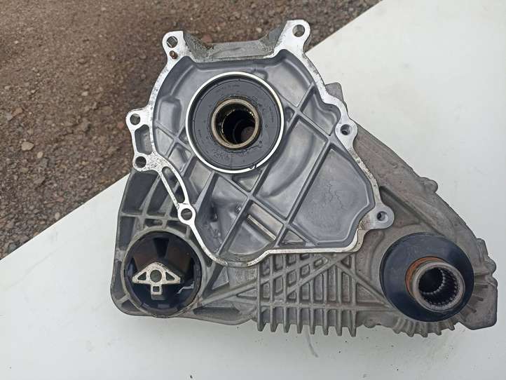 BMW X5 F15 (2013 - 2017)  8643151 Редуктор коробки передач (раздатка)