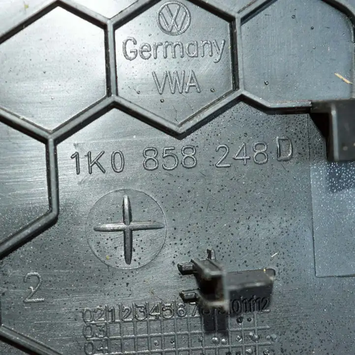 Volkswagen Golf V (2003 - 2009) 1K0858248D Прочие детали салона — фото 3