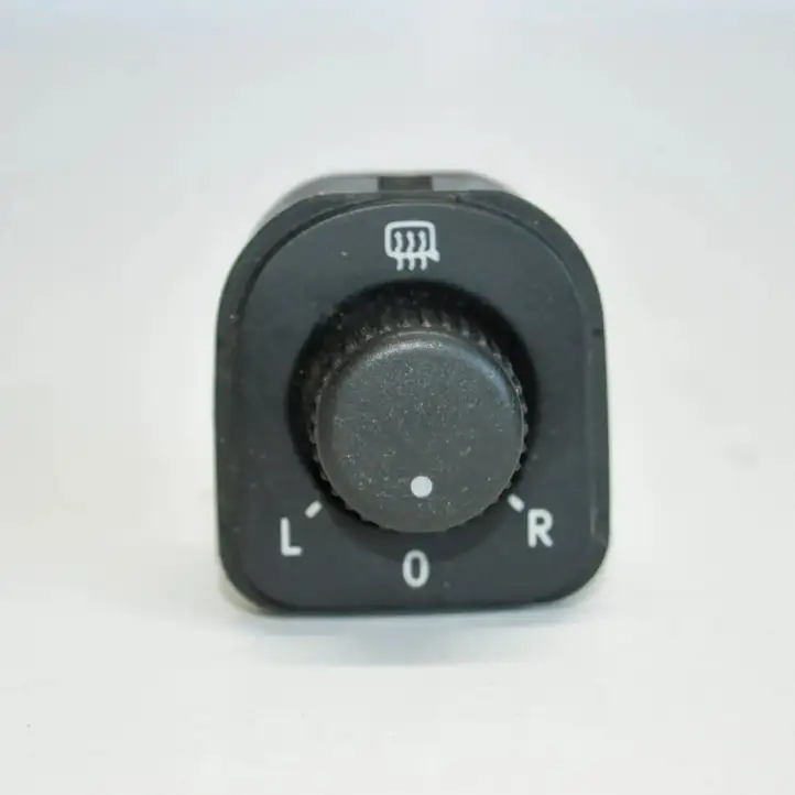 Volkswagen Golf V (2003 - 2009) 1K0959565H Кнопка фаркопа в багажнике — фото 1