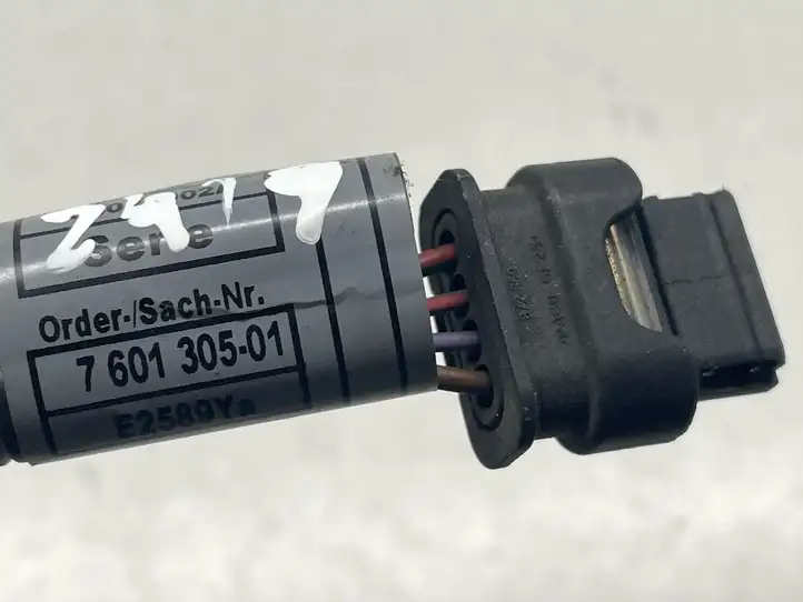 BMW 5 F10 F11 (2009 - 2016) 7601305 Прочая электропроводка — фото 2