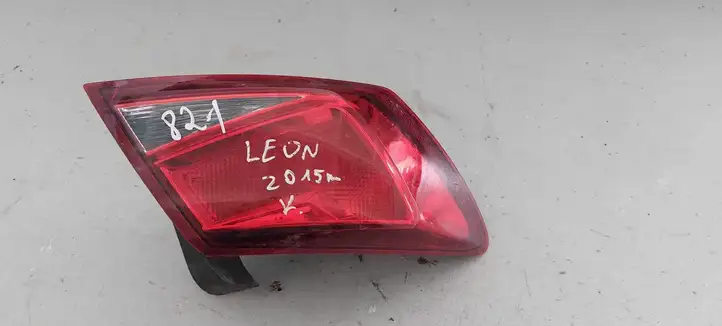 Seat Leon (5F) (2012 - 2019) 5F0945095C Задний фонарь в кузове — фото 1