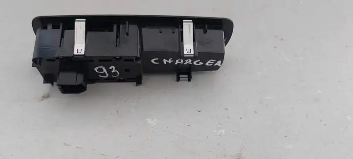 Dodge Charger (2014 - ) 68268251AA Кнопка стеклоподъемников — фото 2