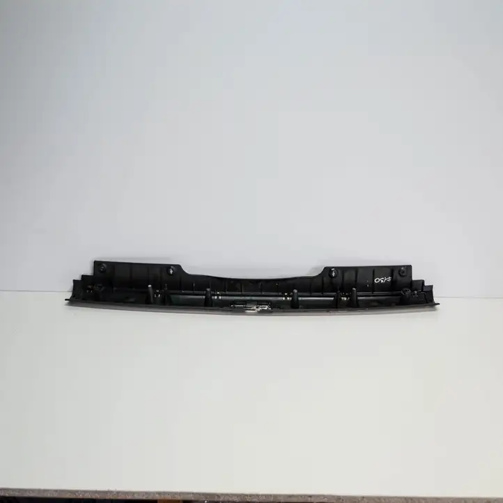 Audi A4 S4 B7 8E 8H (2004 - 2009) 8E9864483C Отделка порога багажника — фото 2
