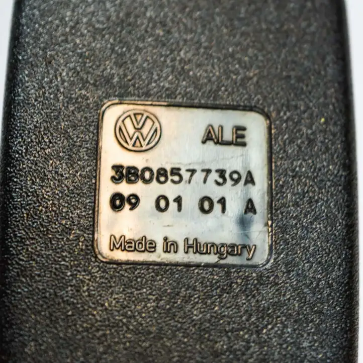 Volkswagen PASSAT B5.5 (2001 - 2005) 3B0857739A Задний средний замок ремня — фото 3