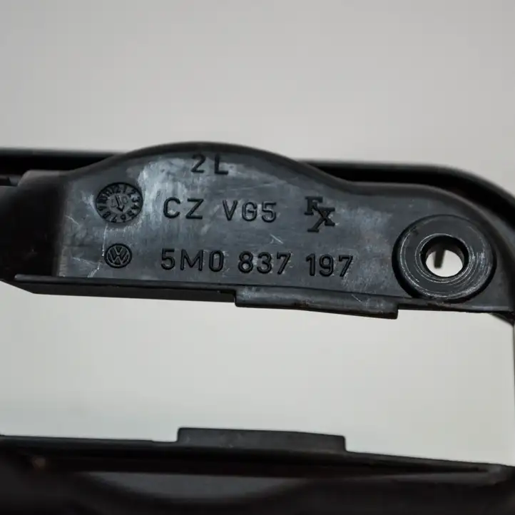 Volkswagen Golf Plus (2004 - 2008) 5M0837197 Прочие детали салона — фото 3