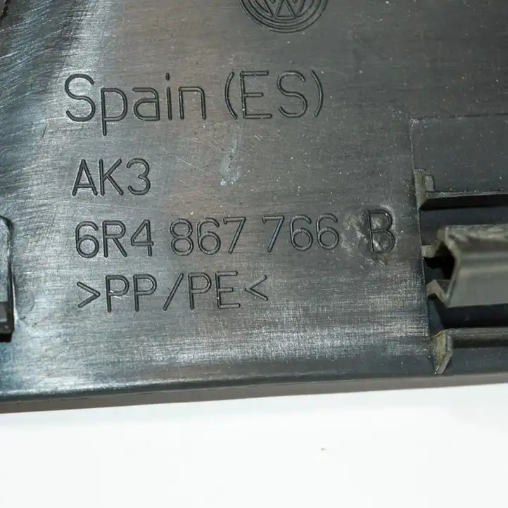 Volkswagen Polo V 6R (2009 - 2015) 6R4867766B Верхняя обшивка стойки B — фото 3
