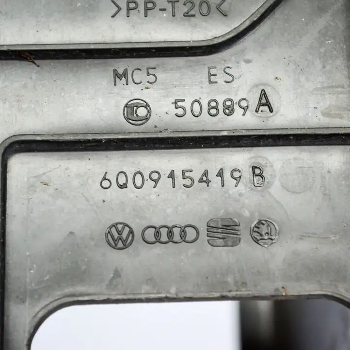 Volkswagen Polo (2001 - 2005) 6Q0915419B Ящик аккумулятора — фото 5