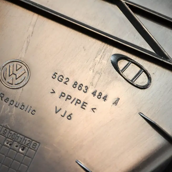 Volkswagen Golf VII (2013 - 2019) 5G2863484A Прочие детали салона — фото 3
