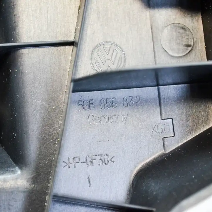 Volkswagen Golf VII (2013 - 2019) 5G6858832 Прочие детали салона — фото 1