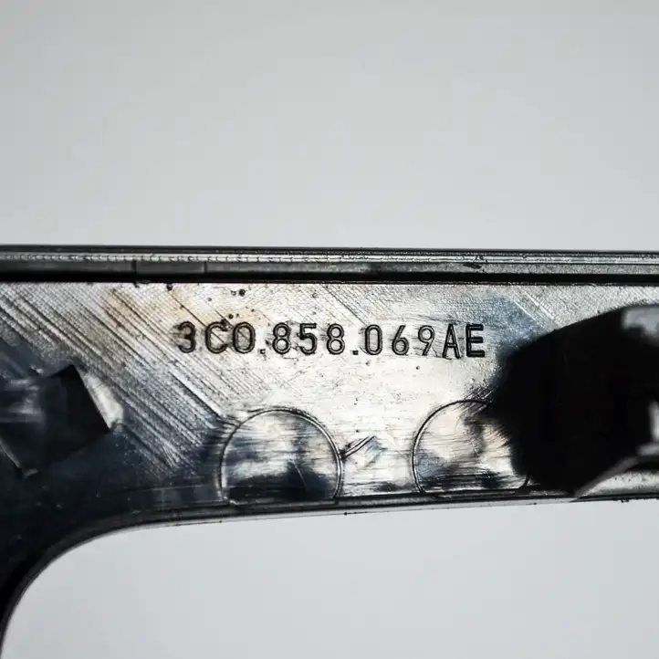 Volkswagen PASSAT B6 (2005 - 2010) 3C0858069AE Прочие детали салона — фото 3