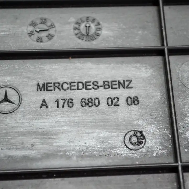 Mercedes-Benz CLA C117,X117,W117 (2013 - 2019) A1766800206 Прочие детали салона — фото 3