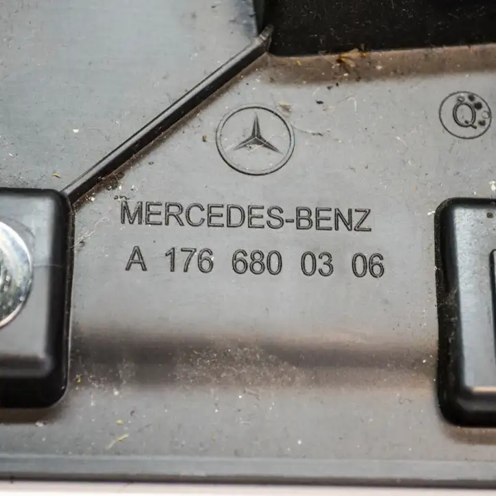 Mercedes-Benz CLA C117,X117,W117 (2013 - 2019) A1766800306 Прочие детали салона — фото 3