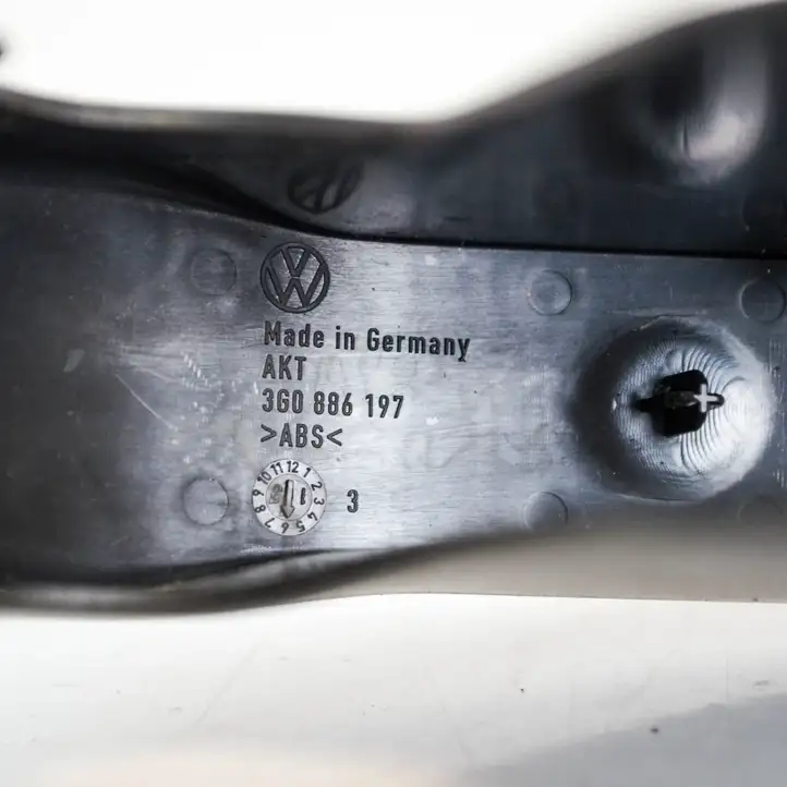 Volkswagen PASSAT B8 (2015 - ) 3G0886197 Прочие детали салона — фото 1
