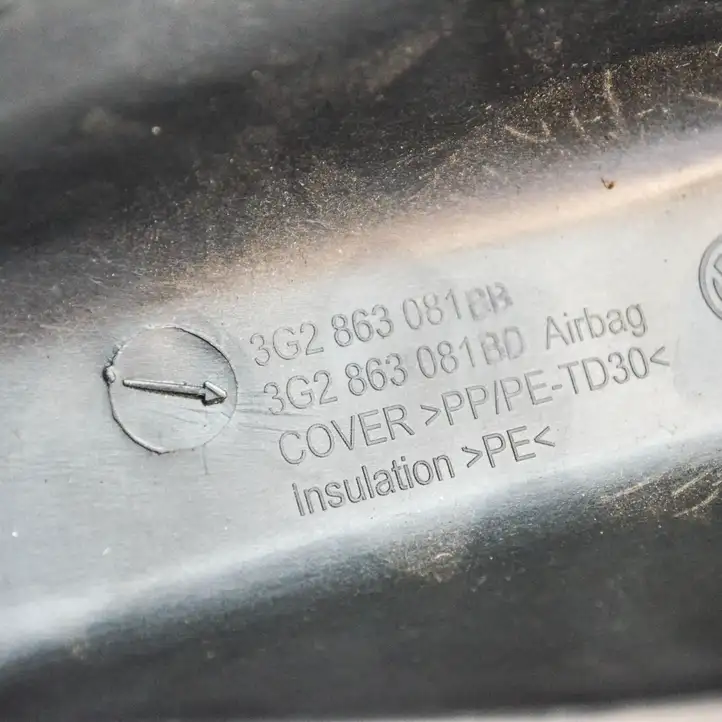 Volkswagen PASSAT B8 (2015 - ) 3G2863081BD Прочие детали салона — фото 1