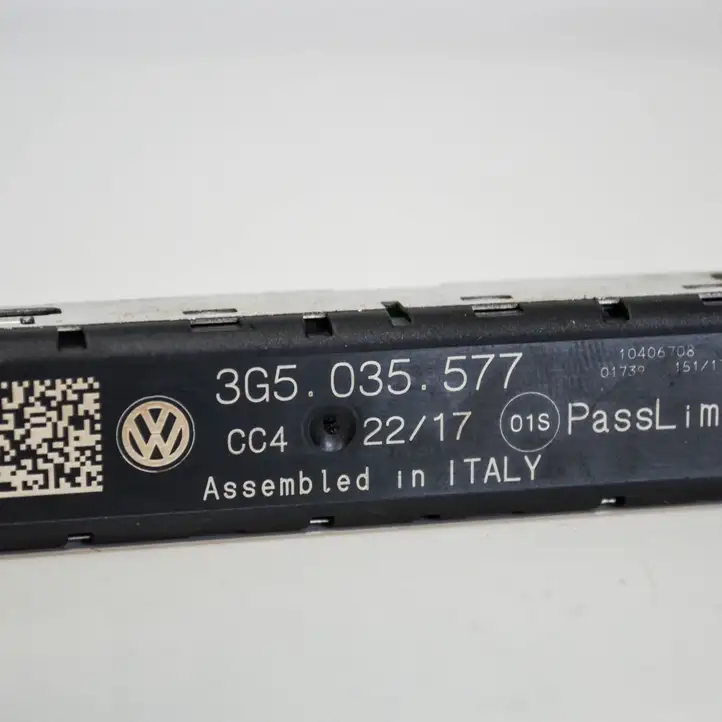 Volkswagen PASSAT B8 (2015 - ) 3G5035577 Усилитель антенны — фото 3