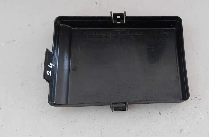 Dodge Charger (2014 - ) 7171465630 Крышка ящика аккумулятора — фото 2